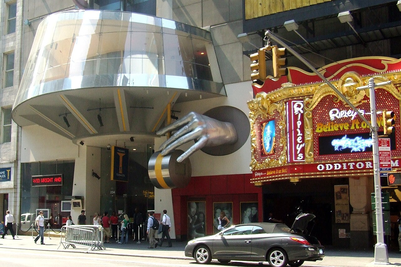 Madame Tussauds entrance on West 42nd Street in June 2007