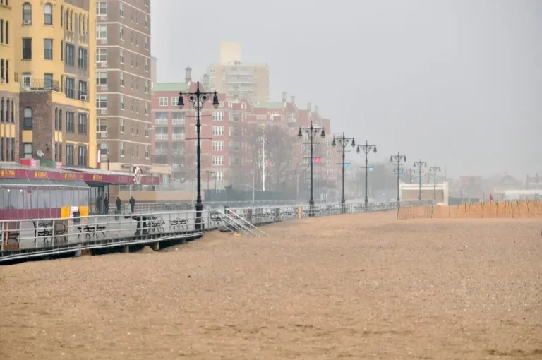 Brighton Beach Brooklyn: Boardwalk, Walking Route & Kosher Tips